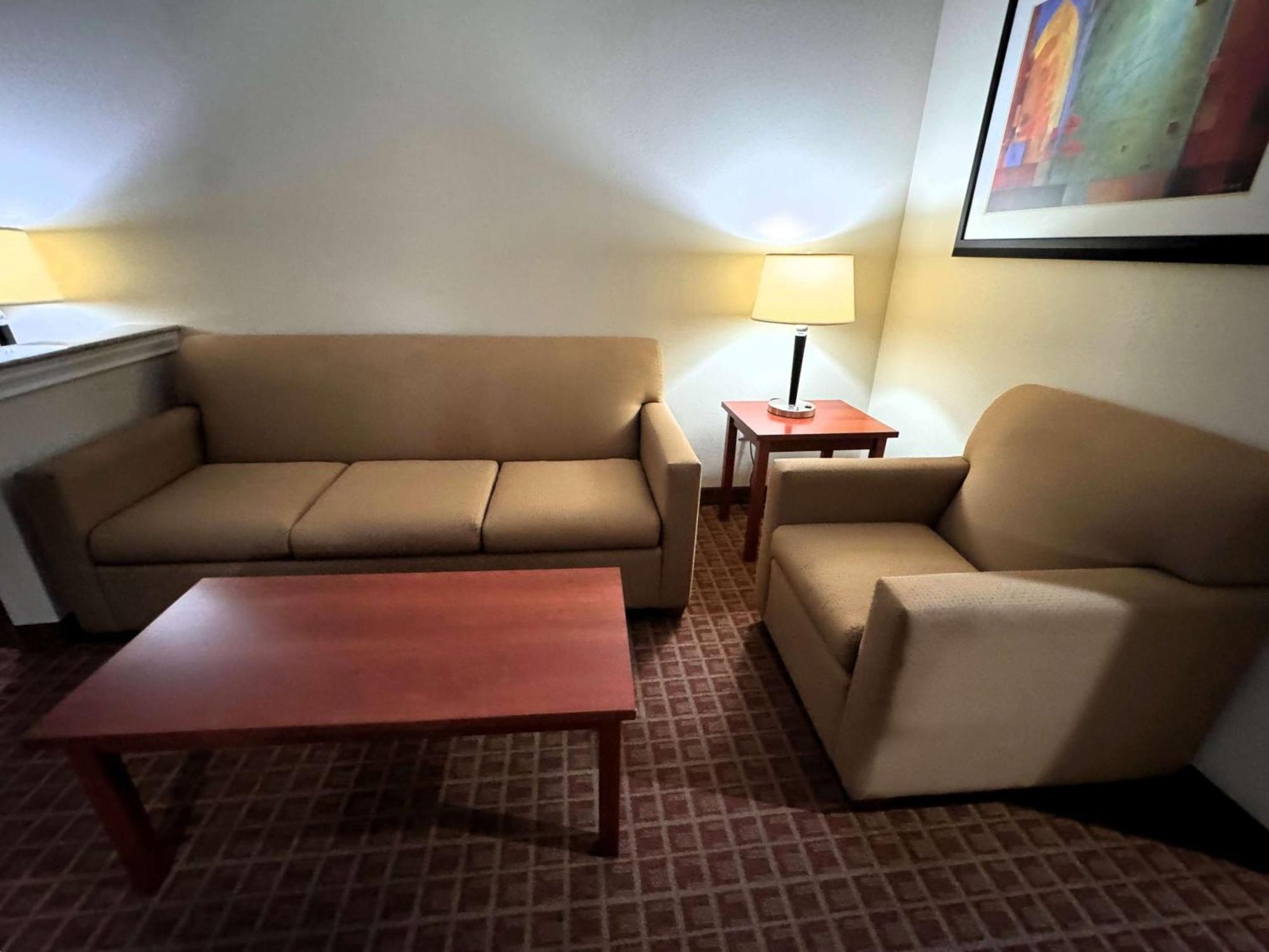 Ramada By Wyndham College Station Hotel Buitenkant foto
