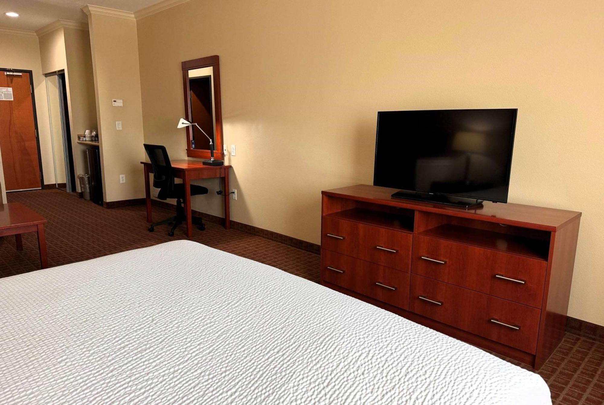 Ramada By Wyndham College Station Hotel Buitenkant foto