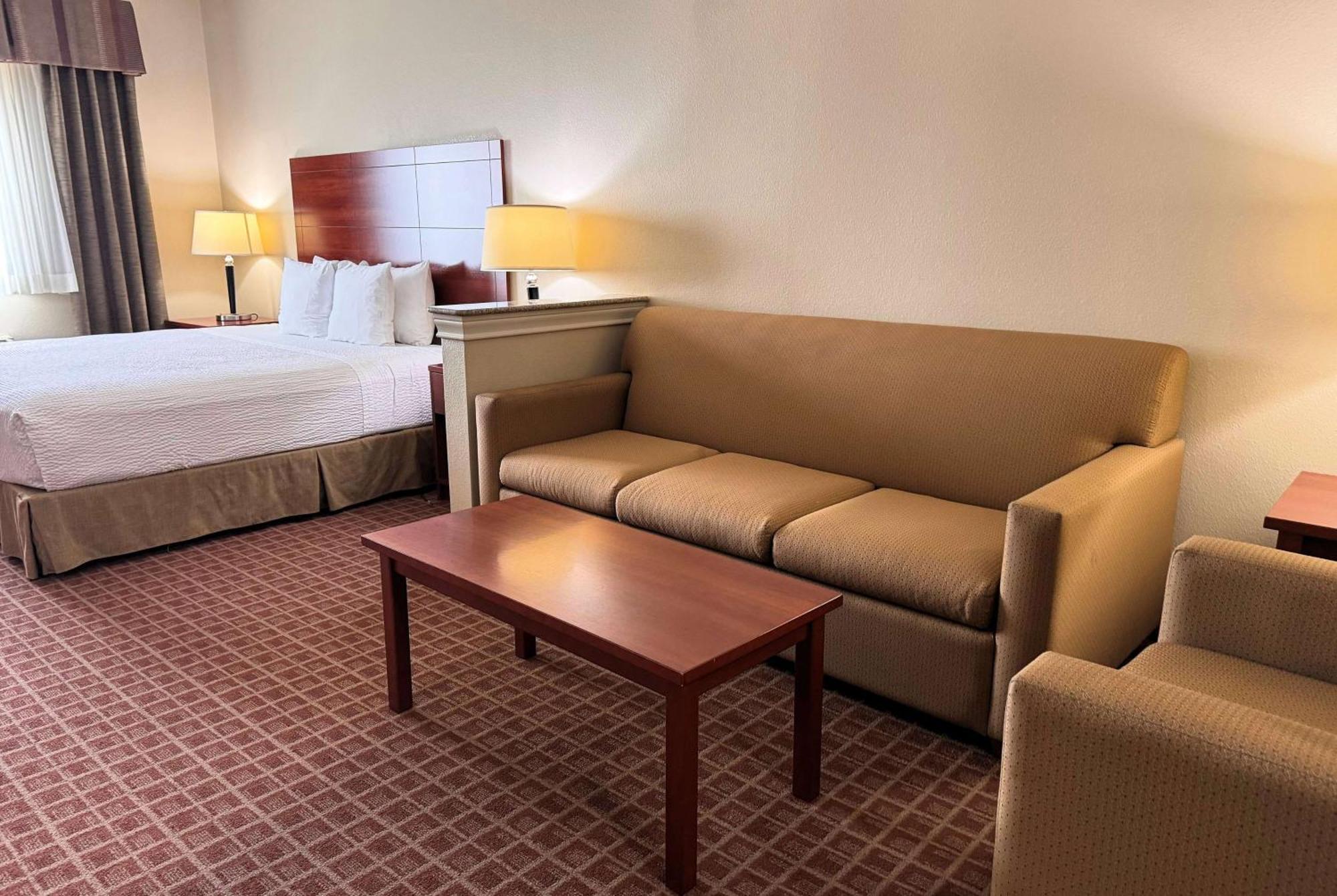 Ramada By Wyndham College Station Hotel Buitenkant foto