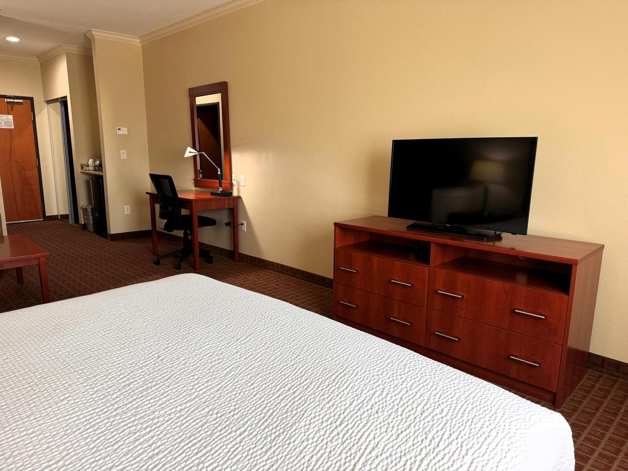 Ramada By Wyndham College Station Hotel Buitenkant foto