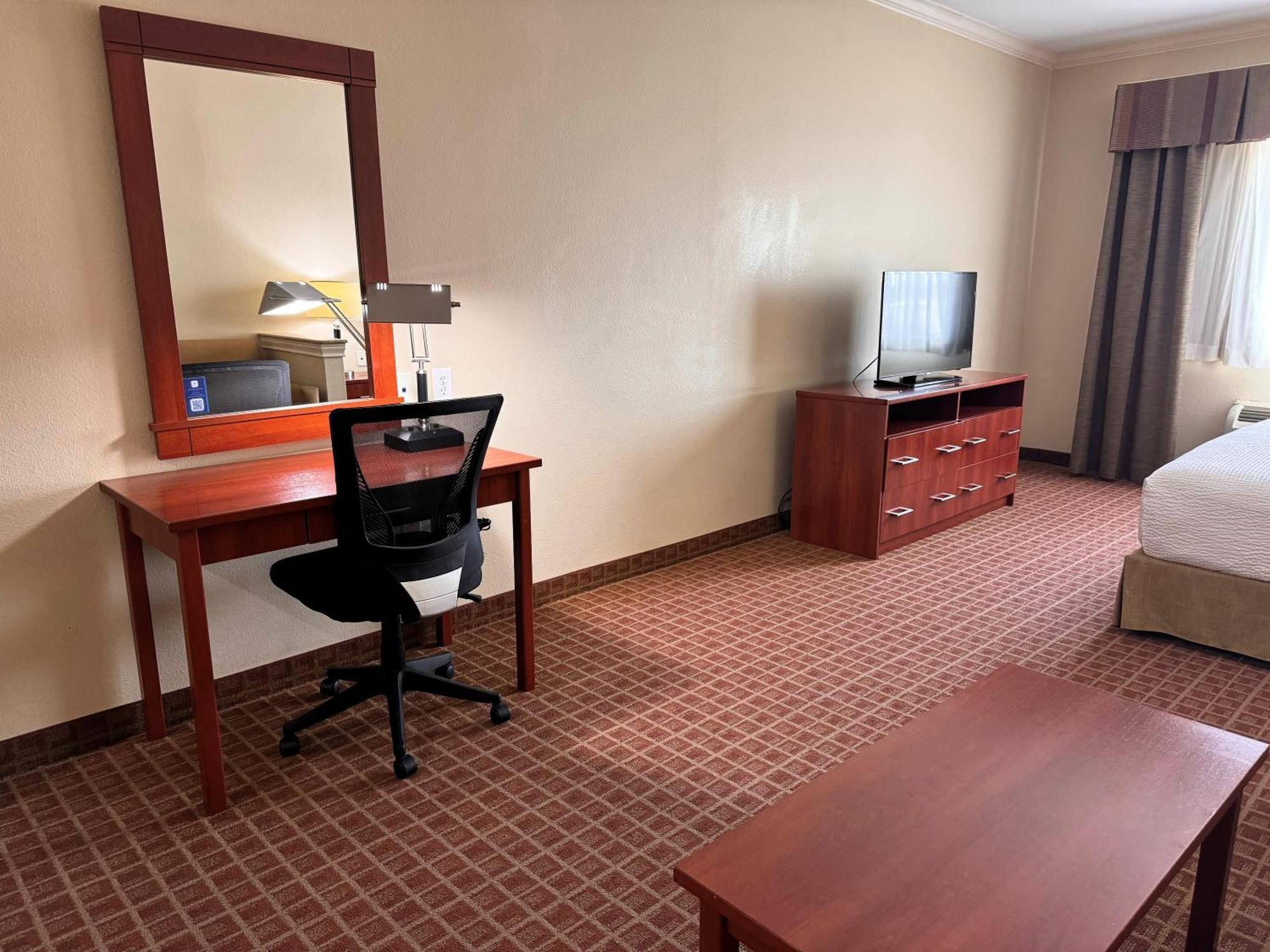 Ramada By Wyndham College Station Hotel Buitenkant foto