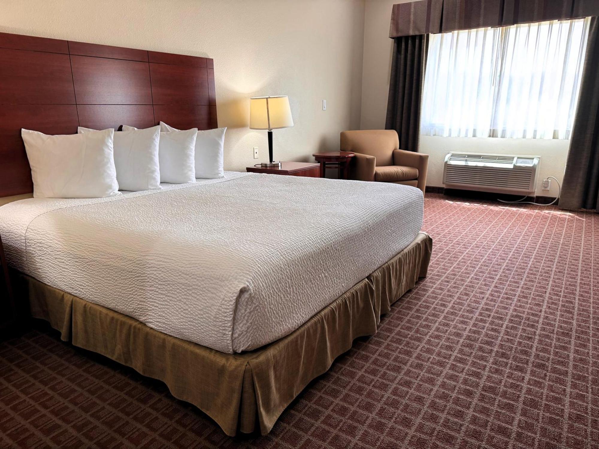 Ramada By Wyndham College Station Hotel Buitenkant foto